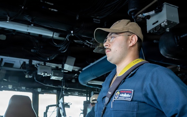 USS Mustin conducts ship handling training