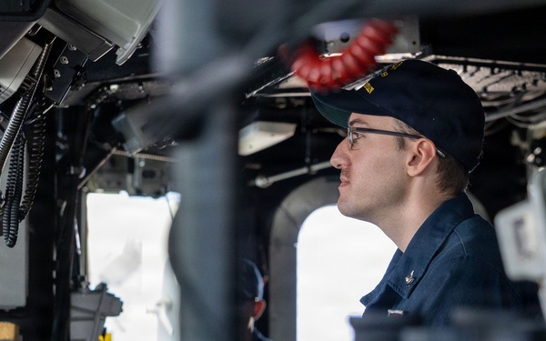 USS Mustin conducts ship handling training