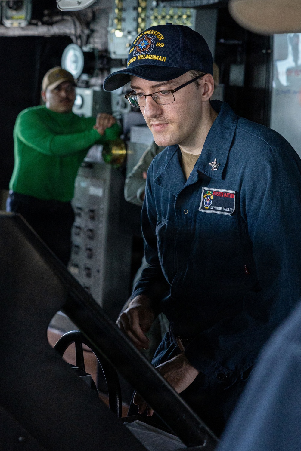 USS Mustin conducts ship handling training