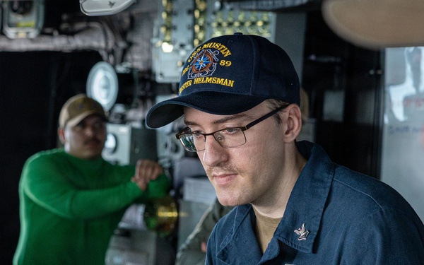 USS Mustin conducts ship handling training