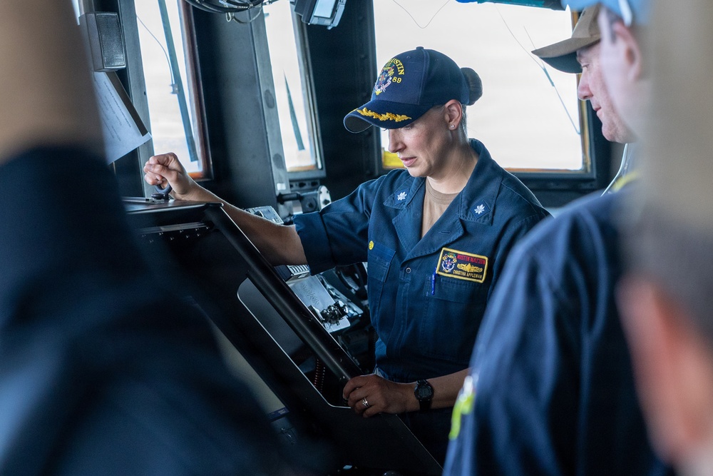 USS Mustin conducts ship handling training