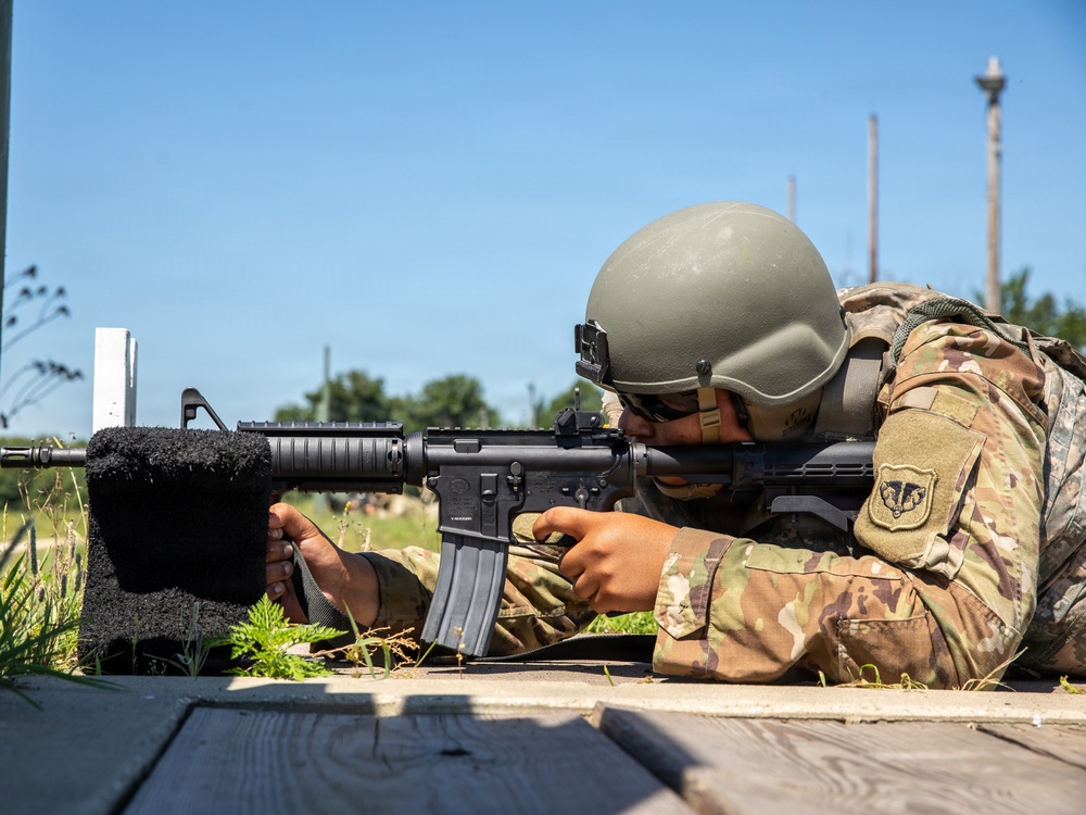 Wisconsin National Guard Soldiers Conduct Individual Weapons Qualification