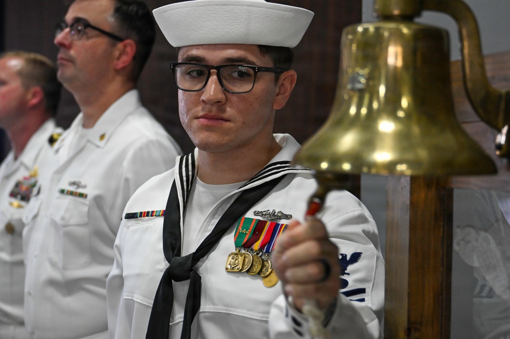 Commander, Submarine Squadron 15 holds change of command