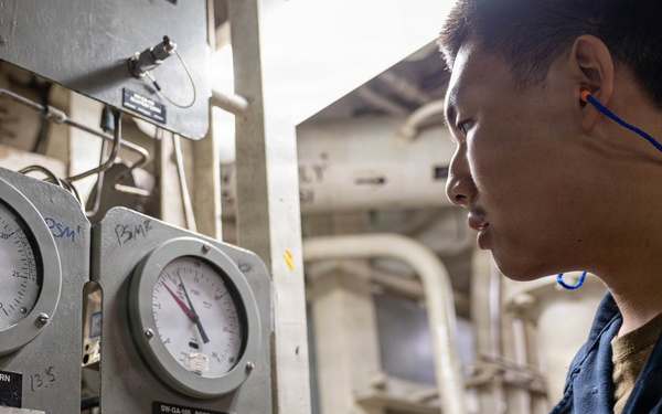 USS Mustin conducts routine operations