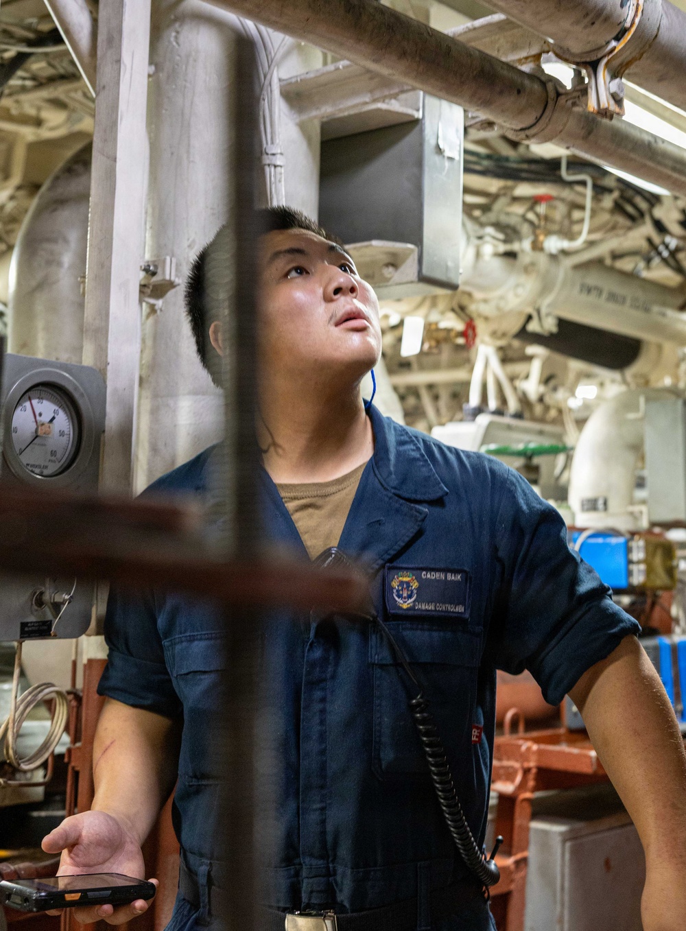 USS Mustin conducts routine operations