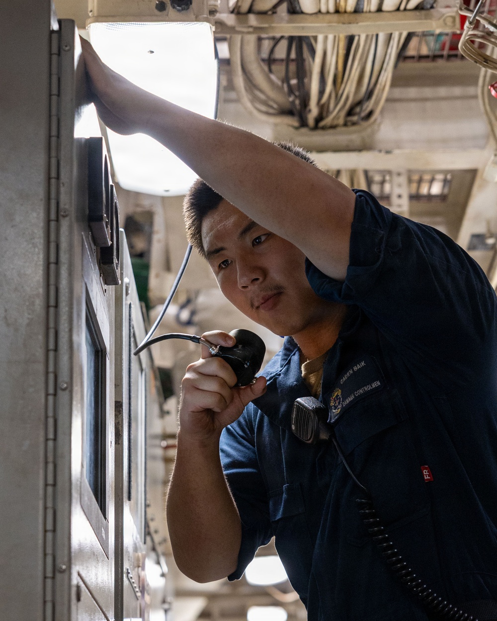 USS Mustin conducts routine operations