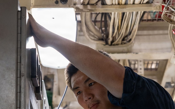 USS Mustin conducts routine operations