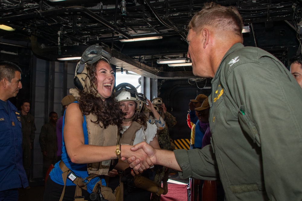 USS Essex hosts distinguished visitors