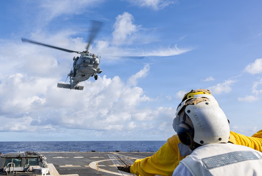 USS Mustin conducts flight operations
