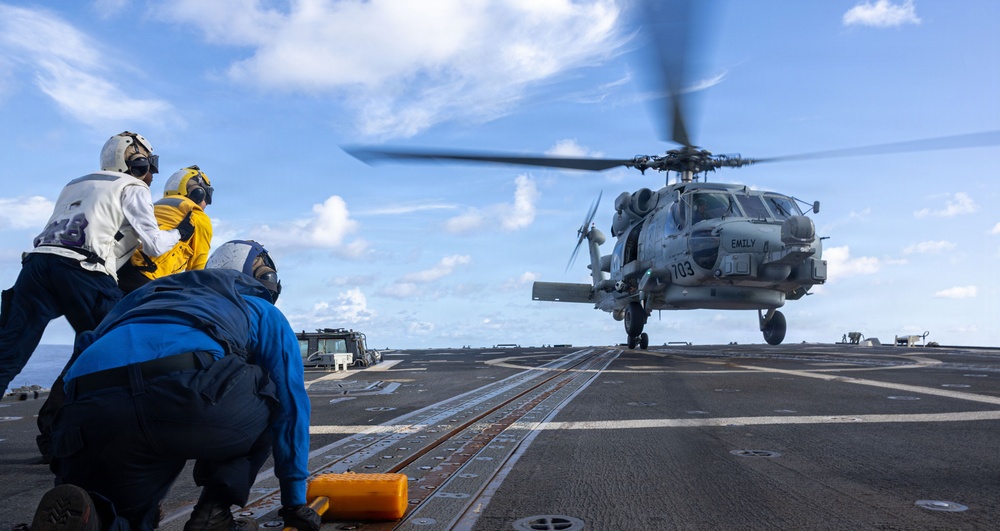 USS Mustin conducts flight operations