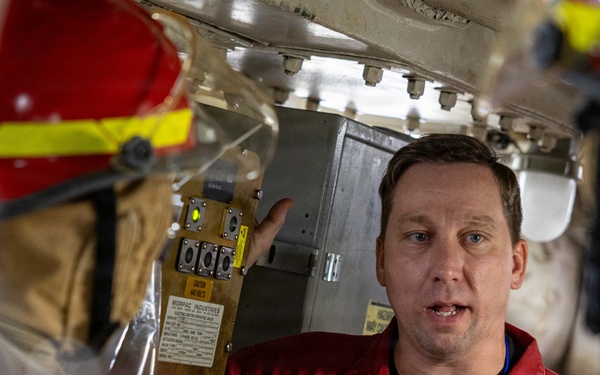USS Mustin conducts damage control training drill
