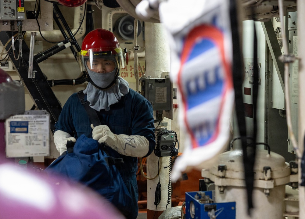 USS Mustin conducts damage control training drill