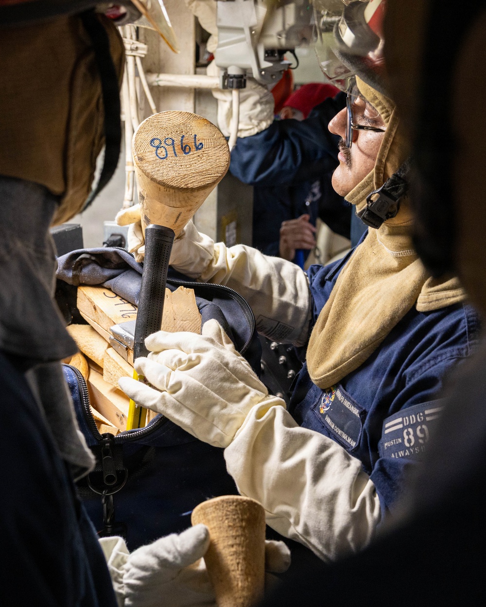 USS Mustin conducts damage control training drill