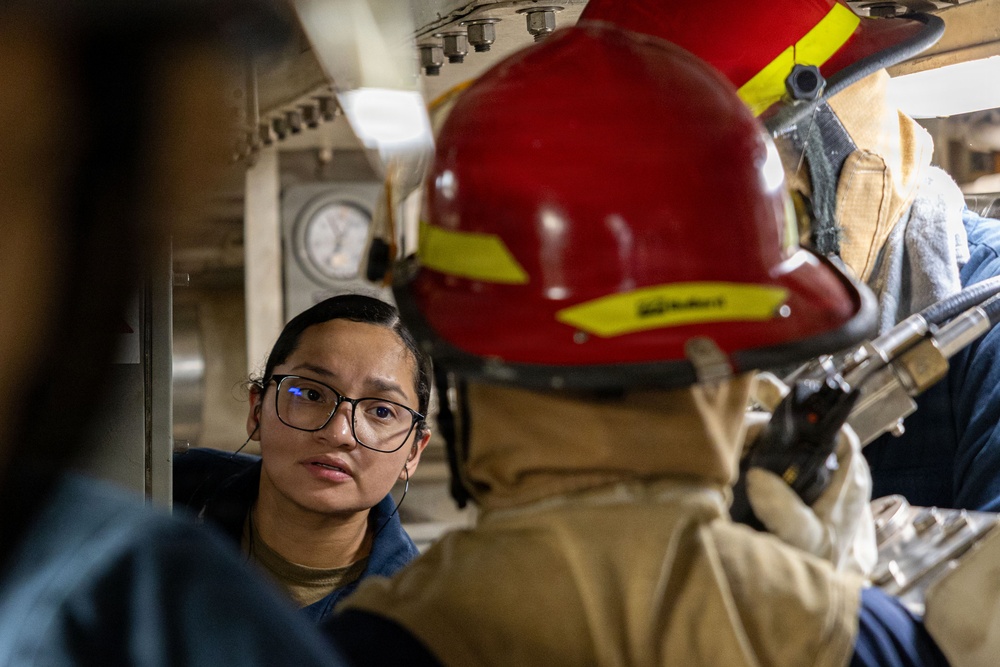 USS Mustin conducts damage control training drill