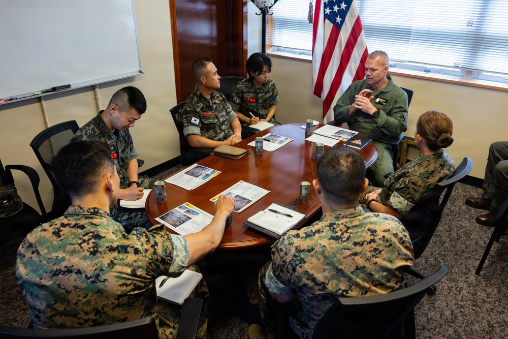 Commanding General of MARFORK, ROK Marine Corps Deputy Commandant tour MCAS Futenma