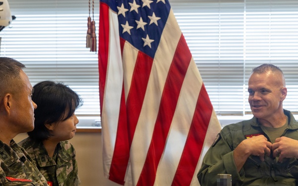 Commanding General of MARFORK, ROK Marine Corps Deputy Commandant tour MCAS Futenma