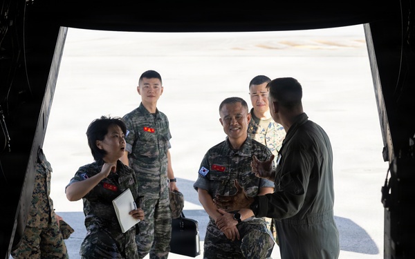 Commanding General of MARFORK, ROK Marine Corps Deputy Commandant tour MCAS Futenma