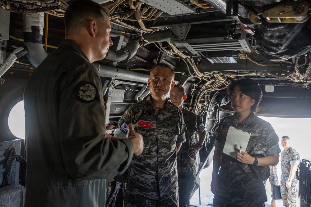 Commanding General of MARFORK, ROK Marine Corps Deputy Commandant tour MCAS Futenma