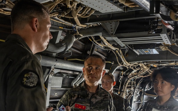 Commanding General of MARFORK, ROK Marine Corps Deputy Commandant tour MCAS Futenma