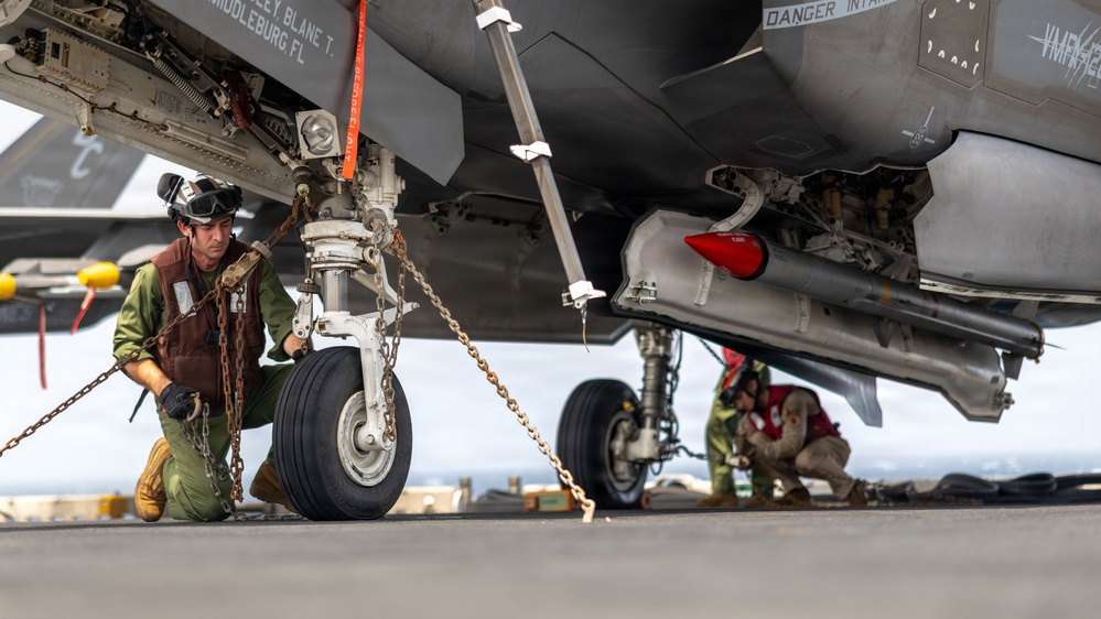 11th MEU Marines, Sailors Conduct Flight Operations Aboard USS Boxer