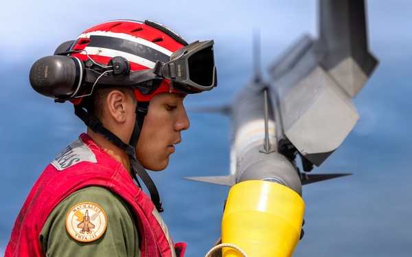 11th MEU Marines, Sailors Conduct Flight Operations Aboard USS Boxer