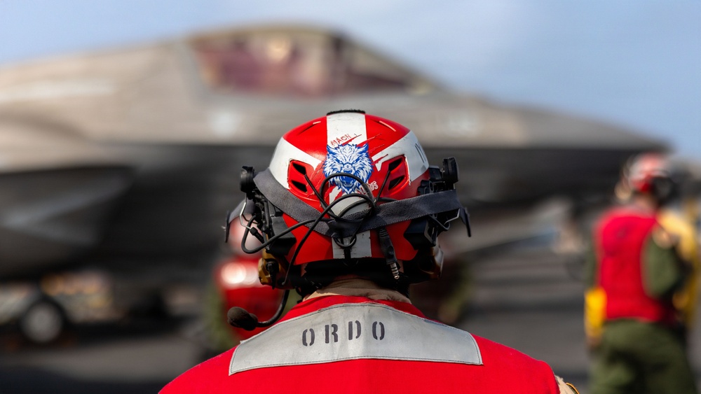 11th MEU Marines, Sailors Conduct Flight Operations Aboard USS Boxer