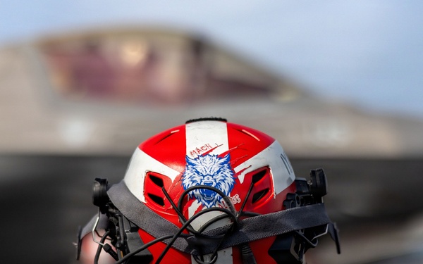 11th MEU Marines, Sailors Conduct Flight Operations Aboard USS Boxer