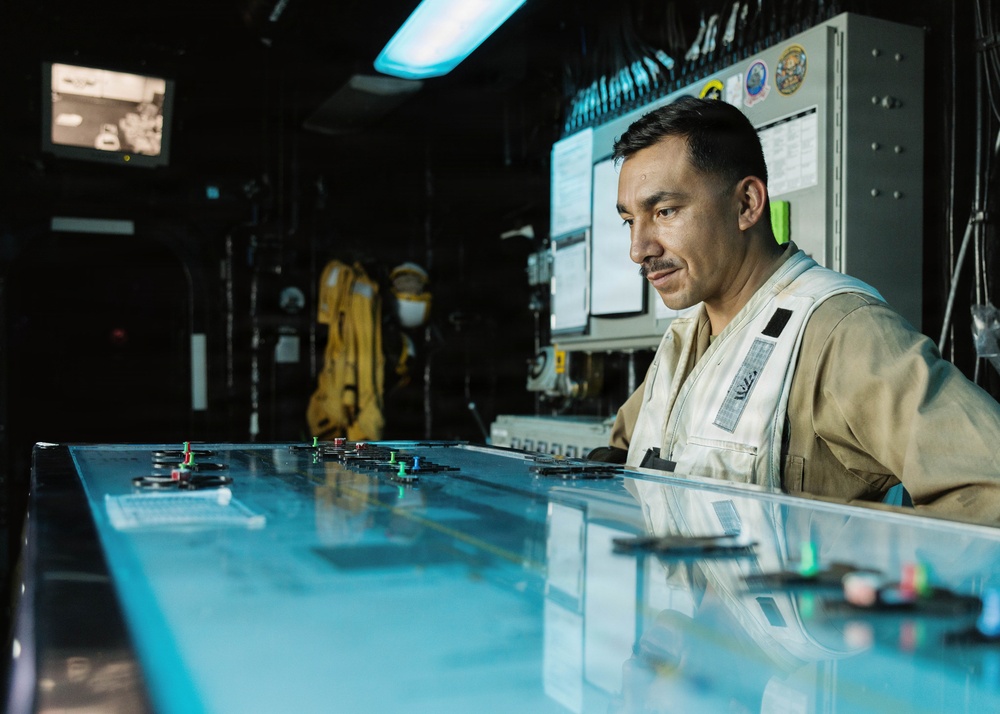 11th MEU Marines, Sailors Conduct Flight Operations Aboard USS Boxer