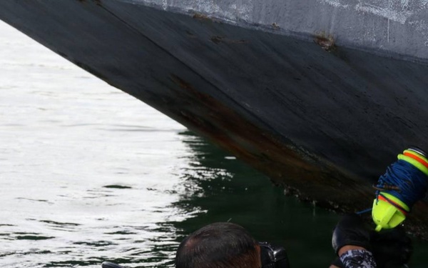 Philippine EOD participates in multinational UXO recovery training event during RIMPAC 2026