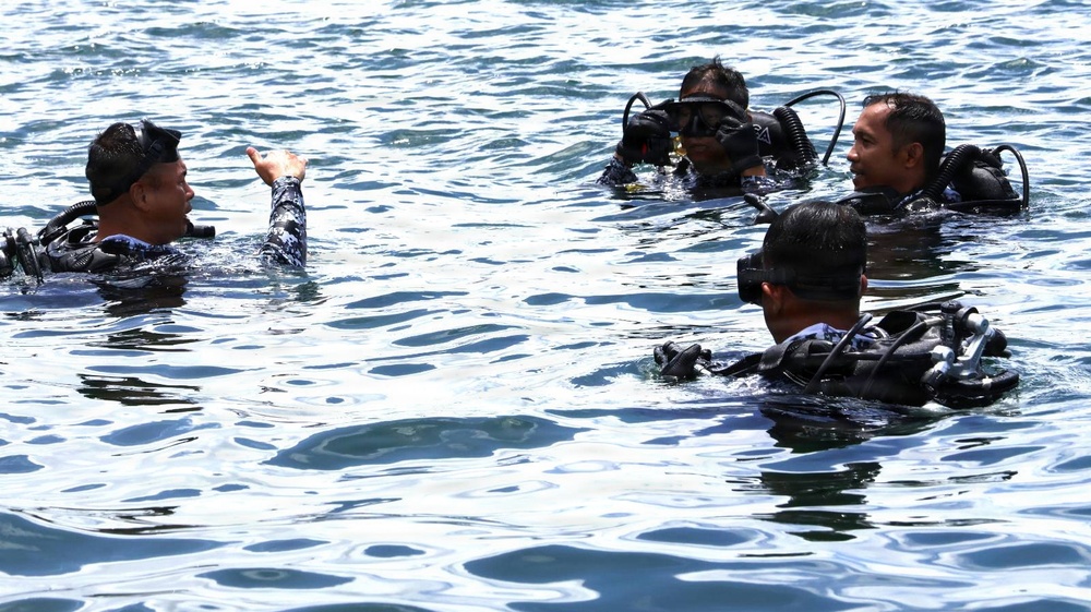 Philippine EOD participates in multinational UXO recovery training event during RIMPAC 2026