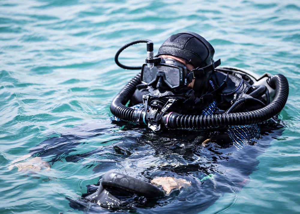 Dive Operations during Sea Breeze 26