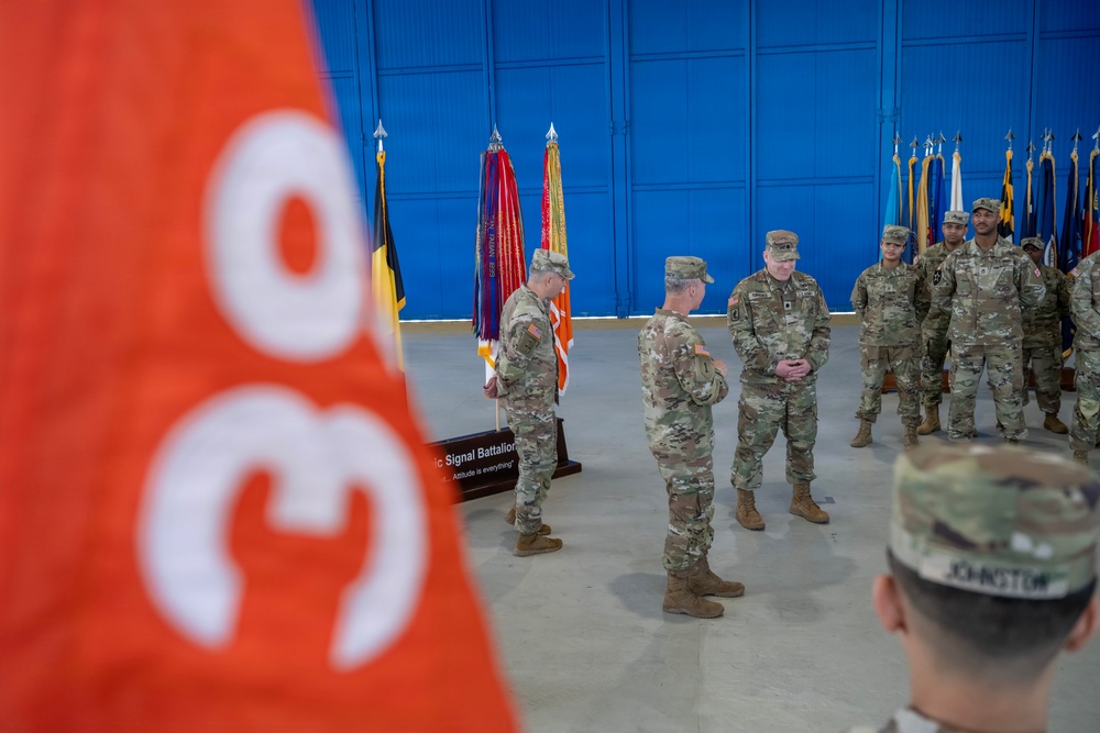 39th Strategic Signal Battalion Changes Command.
