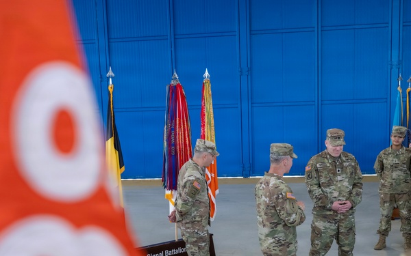 39th Strategic Signal Battalion Changes Command.