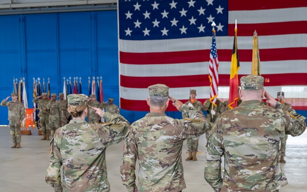 39th Strategic Signal Battalion Changes Command.