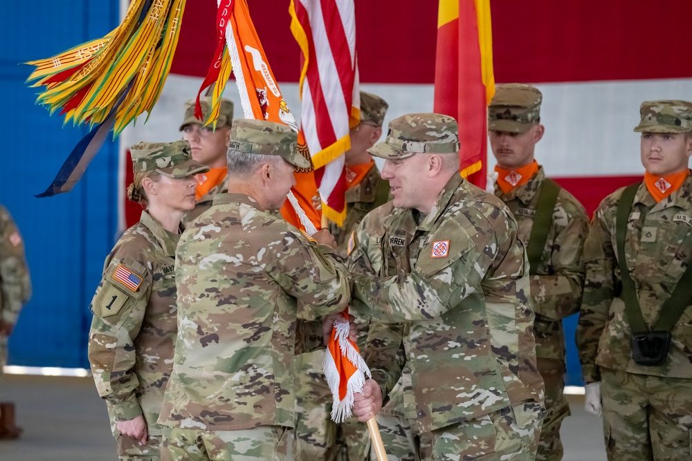 39th Strategic Signal Battalion Changes Command.