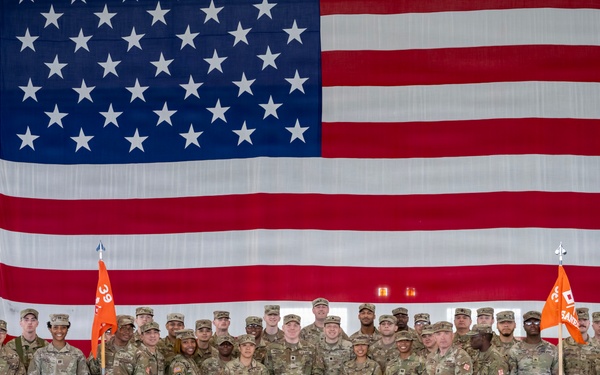 39th Strategic Signal Battalion Changes Command.