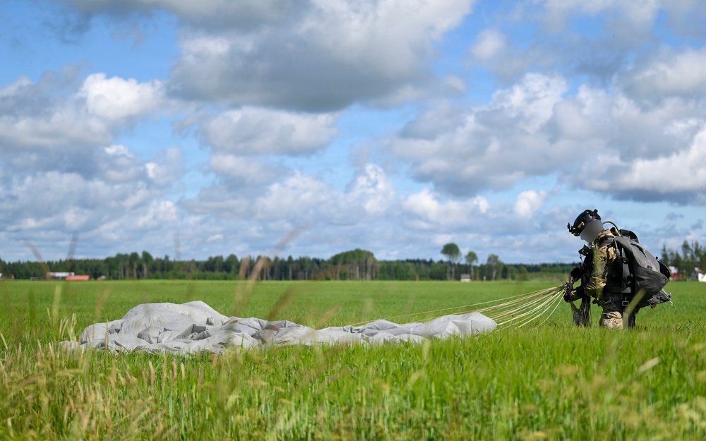 Strengthening the Alliance: 352nd SOW Conducts Bilateral Training with Finnish SOF