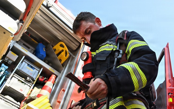 Firefighters Practice Domestic Fire Response in Italy
