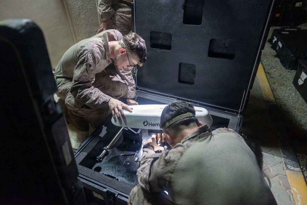 11th MEU Marines, Set Up A Radar