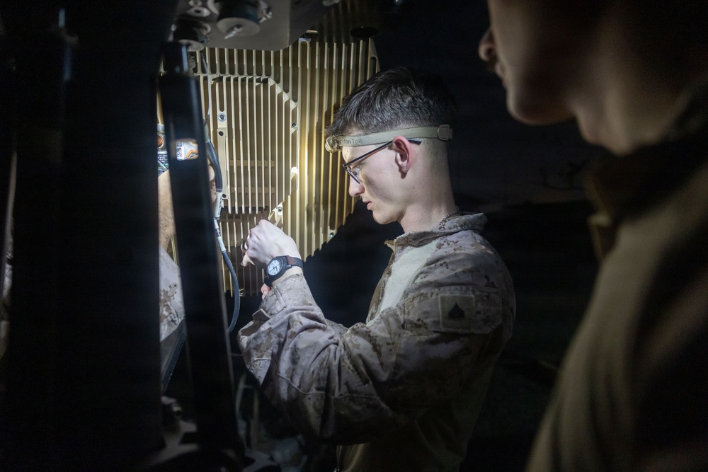 11th MEU Marines, Set Up A Radar