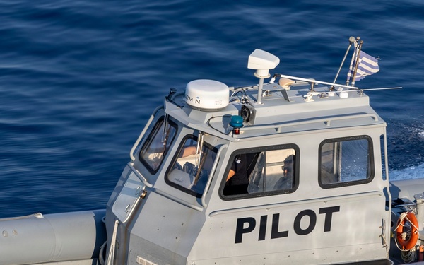 DDG 117 Pulls Into Souda Bay