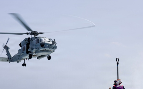 DDG 117 Conducts HIFR &amp; VERTREPS