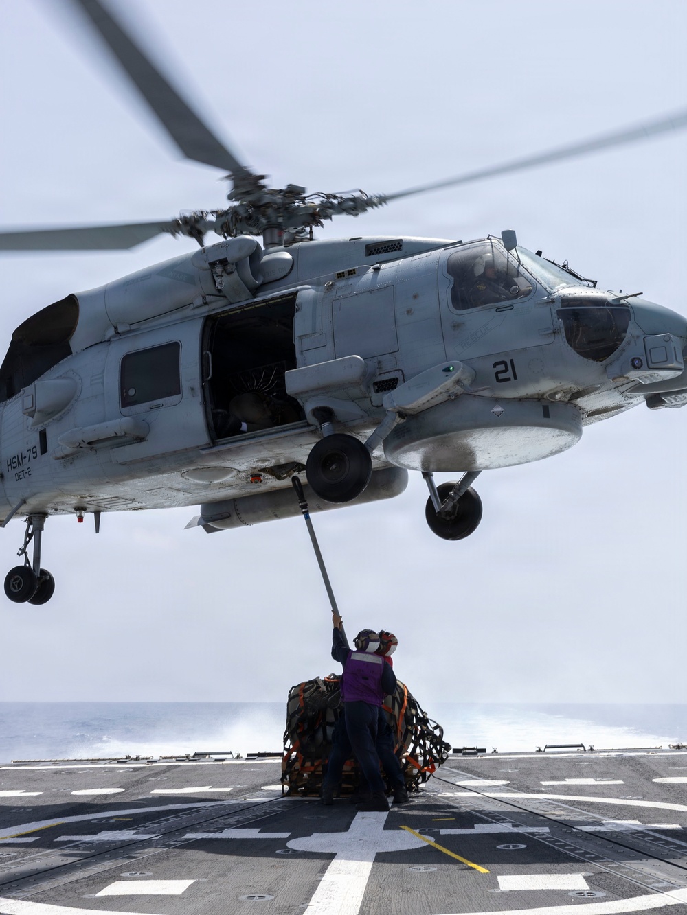 DDG 117 Conducts HIFR &amp; VERTREPS