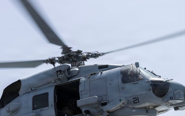 DDG 117 Conducts HIFR &amp; VERTREPS