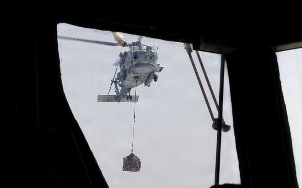 DDG 117 Conducts HIFR &amp; VERTREPS