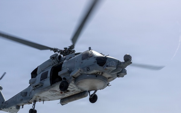 DDG 117 Conducts HIFR &amp; VERTREPS