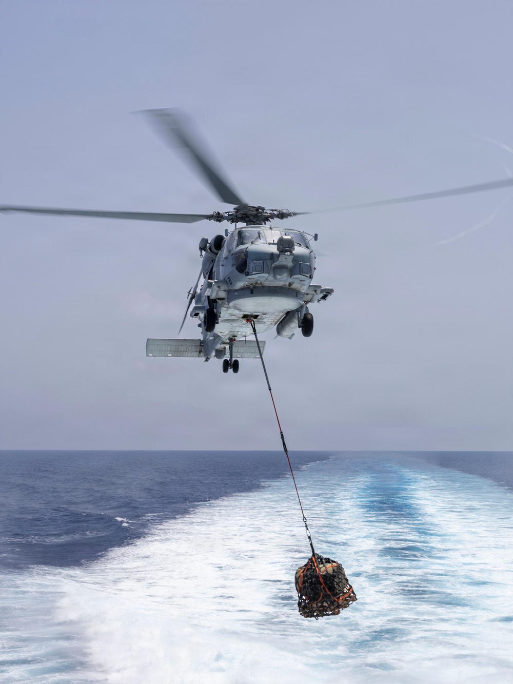 DDG 117 Conducts HIFR &amp; VERTREPS