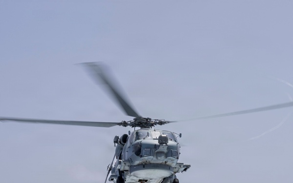 DDG 117 Conducts HIFR &amp; VERTREPS