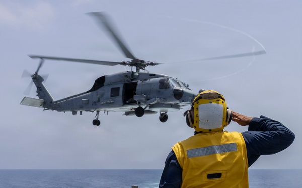 DDG 117 Conducts HIFR &amp; VERTREPS
