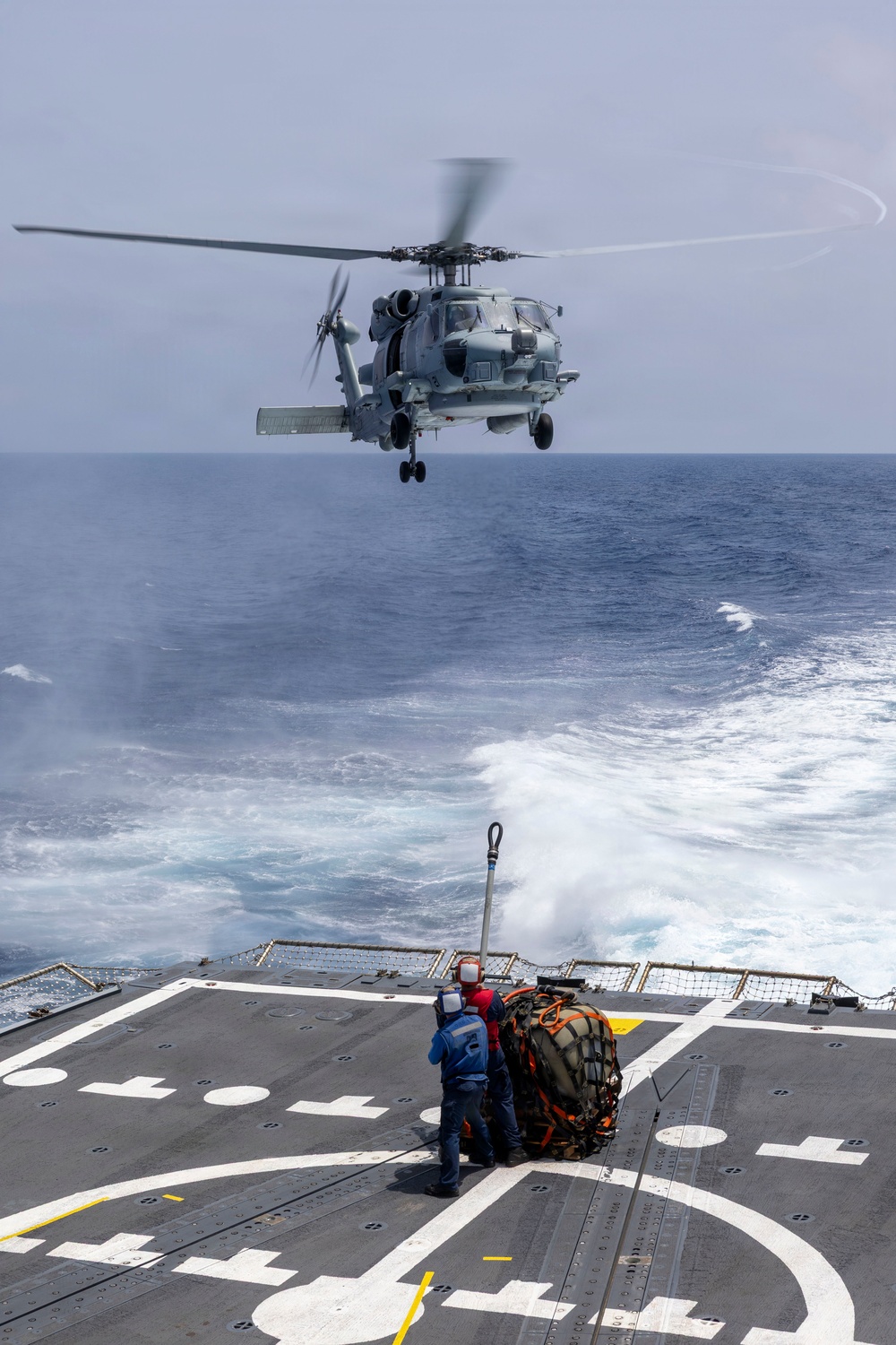 DDG 117 Conducts HIFR &amp; VERTREPS